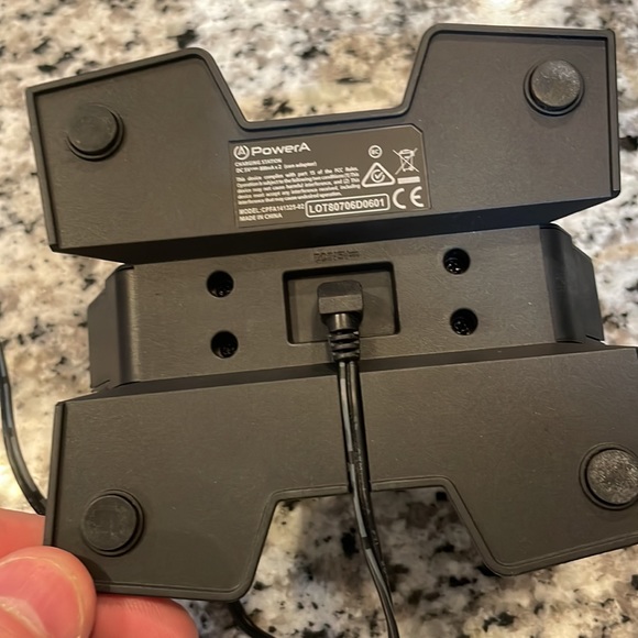 PS4 Dual Charging Stand - Picture 7 of 8